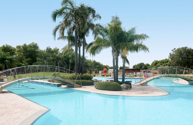 Lovely apartment in villa for 5 people with A/C, pool, terrace and pets allowed