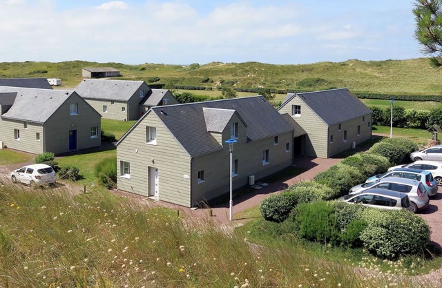 Lovely apartment in villa for 6 guests with WIFI, TV, terrace, pets allowed and parking