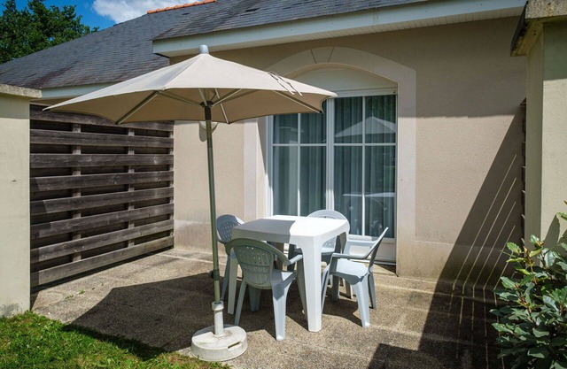 Lovely apartment in villa for 4 people with internet, pool, TV, terrace and pets allowed