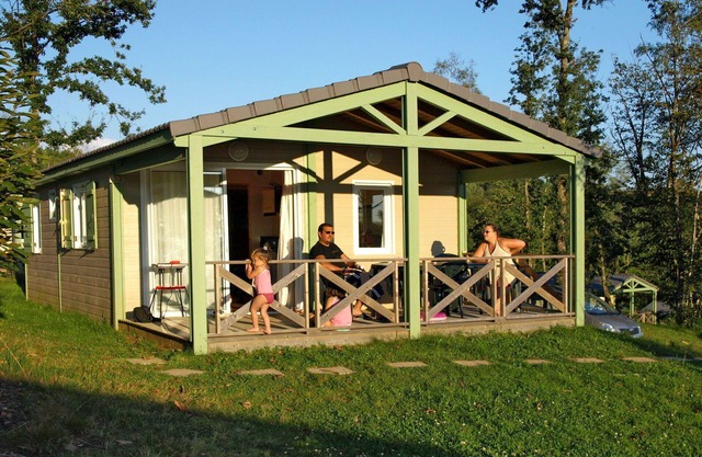 Lovely apartment in villa for 4 people with pool, WIFI, TV, terrace and pets allowed