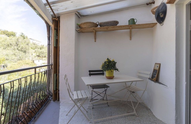 Lovely apartment for 6 guests with WIFI, TV, balcony and parking