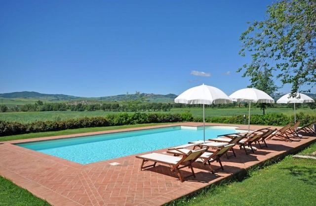 Lovely apartment for 5 people with pool, WIFI, TV and panoramic view, close to Montepulciano