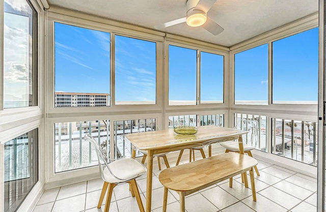 Lovely Beach Condo on Island of Venice!