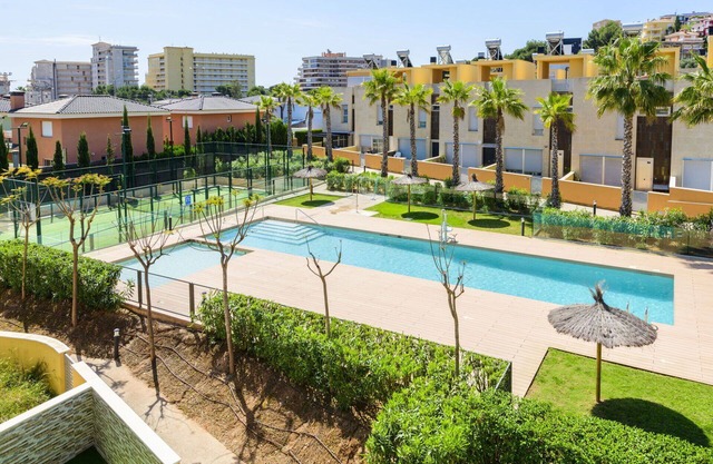 Lovely apartment for 8 people with A/C, pool, WIFI, TV and terrace