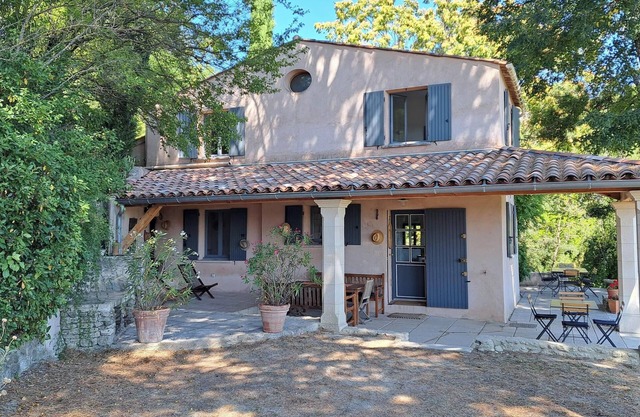Lovely Family Home With Pool, Complete Privacy And Views Over The Lubero