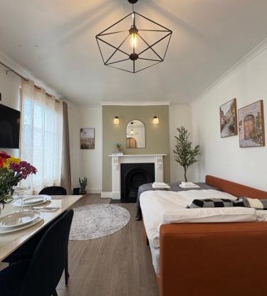 Lovely Flat by Emirates - 5 mins to Kings Cross St Pancras