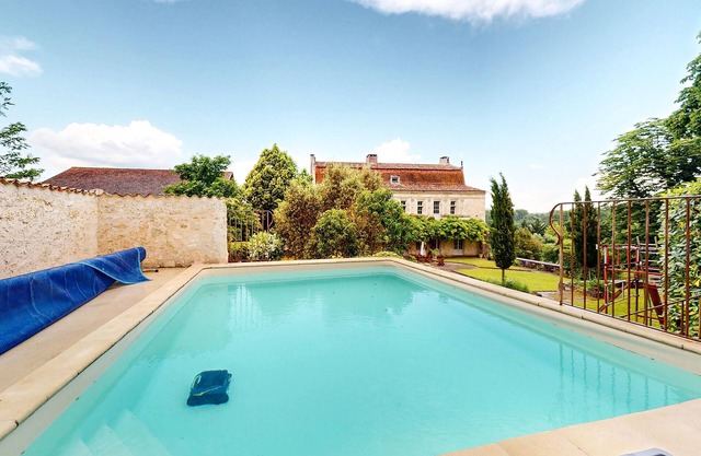 Lovely home in LES LEVES ET THOUMEYRA