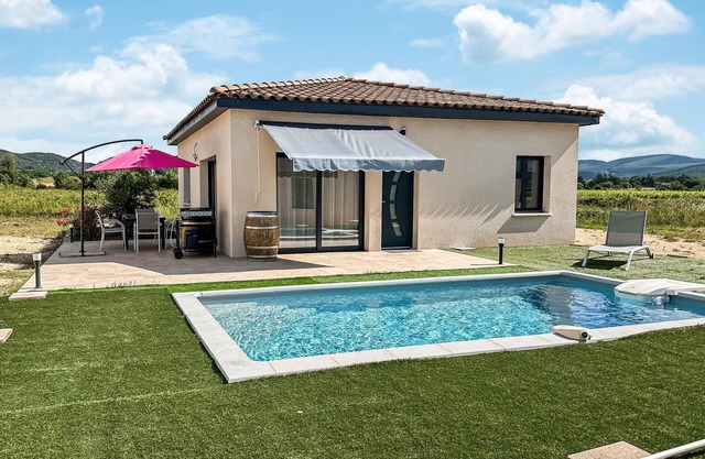 Lovely home in Vallon-Pont-d'Arc