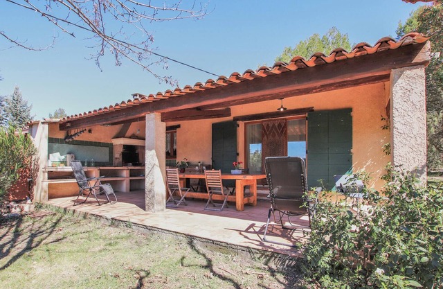 Lovely home in Fox Amphoux with kitchen