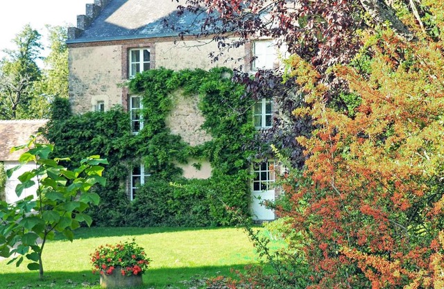Lovely Home In Conflans Sur Anille