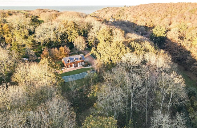 Lovely home in Vattetot sur Mer