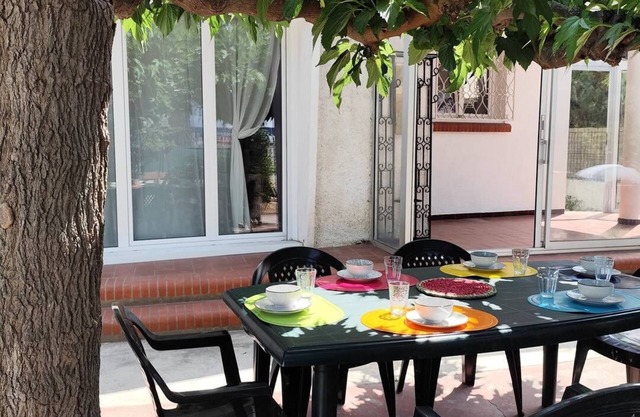 Lovely house with three bedrooms near beach