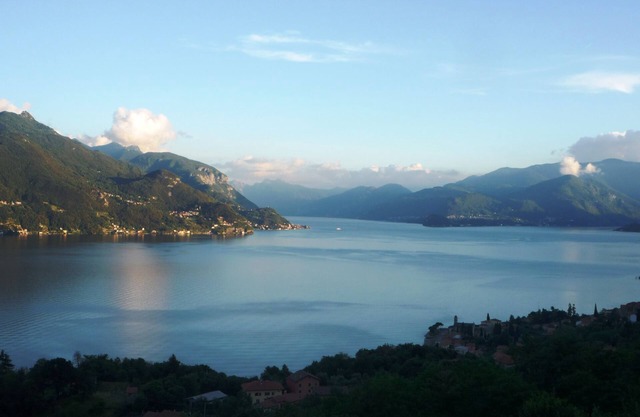 Lovely House with Vine-Covered Terrace Overlooking Lake Como