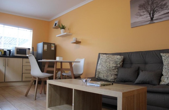 Lovely Linden Cottage with Solar Inverter