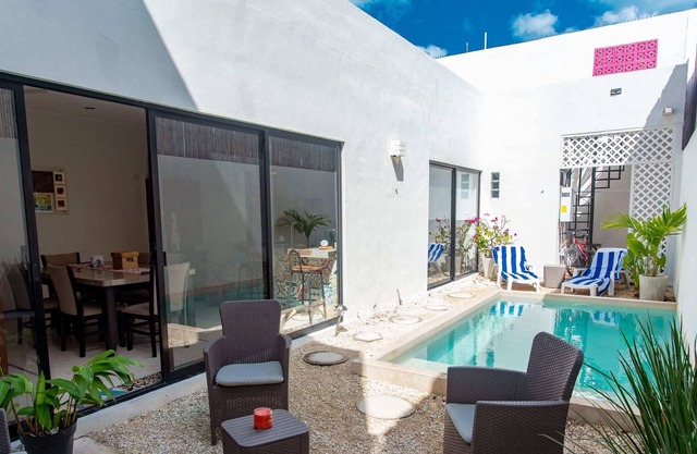 Lovely Modern 3BR Villa, own Pool, 200m from the Beach!