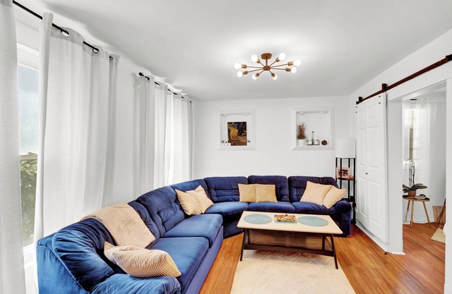 Lovely Private Coach House in Logan Square