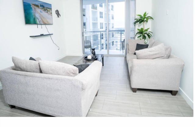 Lovely spacious 1 bedroom vacation home local to many activities