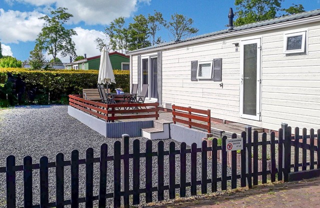 Lovely (sta)caravan in Tzummarum