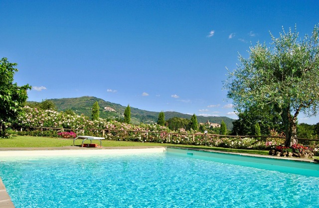 Lovely villa between LUCCA&FLORENCE with panoramic view and private pool