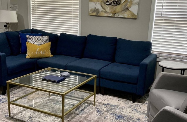 Low Country Cozy Cottage; KING Bed; close 2 Charleston