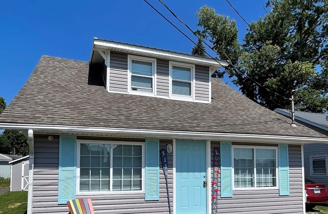 Lubber's Lane-Remodeled Buckeye Lake Home across from the lake.!