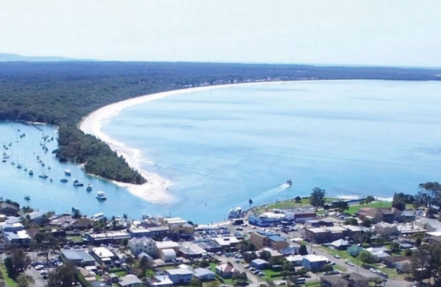 Lucky 2 on Bowen Jervis Bay Breaks