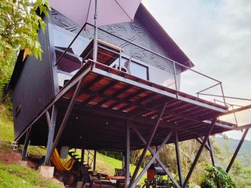 Luna Creciente Refugio de Luz y Naturaleza