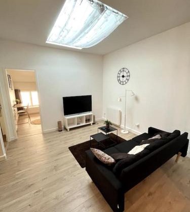 Luna - Moon 201 - Romans