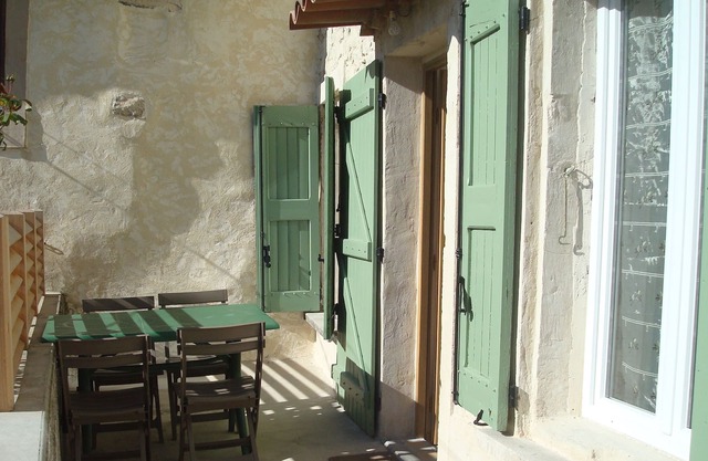 Lus de Prouvenço, village house for 4 people with terrace