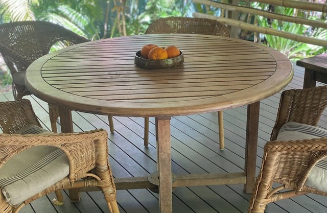 Lush Beach Retreat just minutes walk from beautiful beaches
