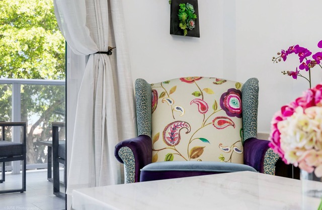 Lux 2BR City-View Retreat in Hollywood, 2nd Floor