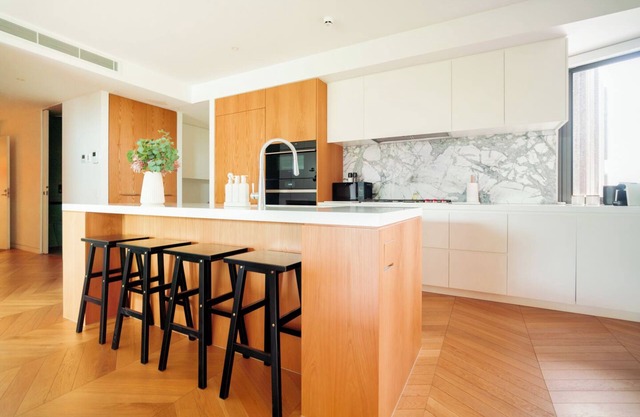 Lux 3BR Apt