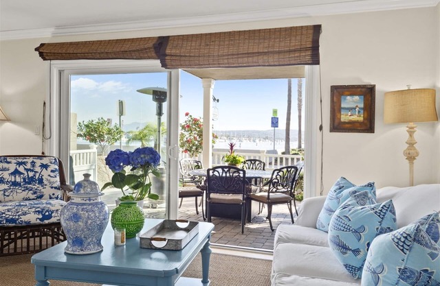 LUX Beachfront Casa de Balboa 227- Best location