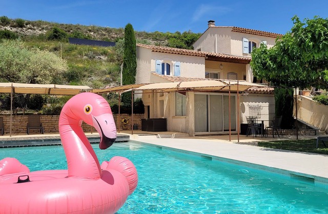 Luxurious villa in the South of France, equipped with 4 suites