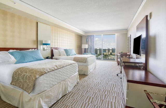 Luxe Beachfront Resort, Top Location & Amenities