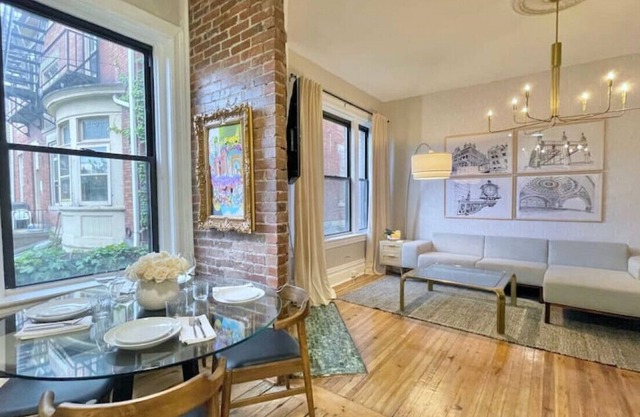 Luxe Bloomfield Apt ❈ UPMC/Pitt/CMU ❈ Free Parking