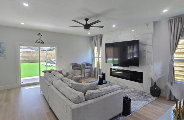 Luxe Cozy guesthouse: 7mins from downtown Dallas
