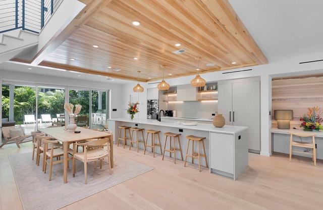 Luxe Designer Oasis + Guest House steps off Duval