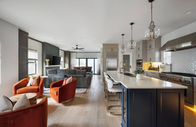 Luxe Home by Downtown Office/Theater