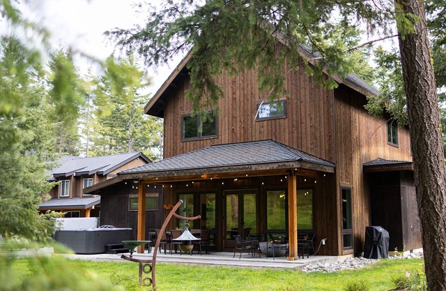 Luxe Lodge - Modern Suncadia 4BD - Pups Allowed