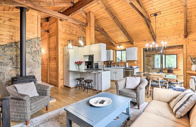 Luxe Pagosa Springs Cabin with Sauna and Hot Tub!