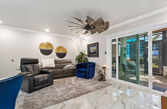 Luxurious 2BR 2BA, 2 Kings Condo Madeira Beach