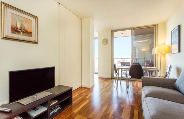 Luxurious 3 Bedroom Flat & Terrace in Sants