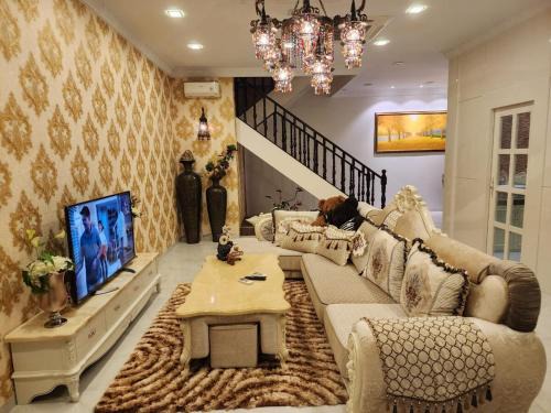 Luxurious 3BR Tropicana Residence