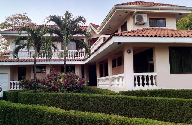 Luxurious 4 Bedroom Oceanfront Home in Guanacaste Costa Rica New Spacious Pool.