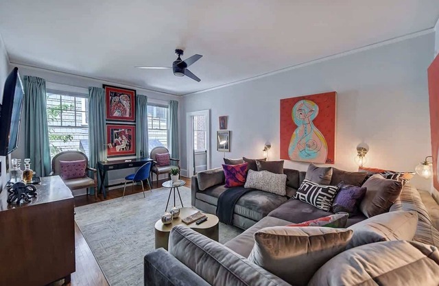 Luxurious 6BR, 4 King Condos | Historic Elizabeth