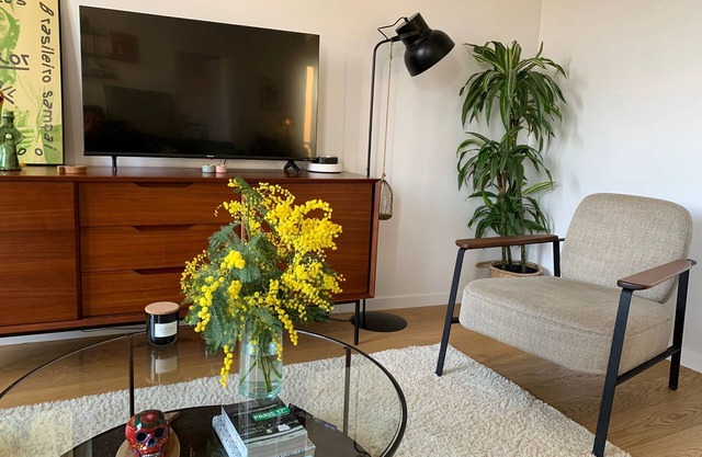 Luxurious apartment up to 4 people village atmosphere area in the heart of Paris