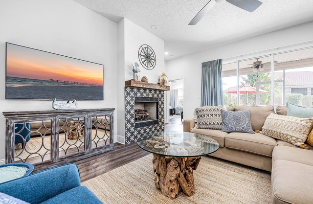 Luxurious Beach House with Community Heated Pool & Pickleball+Optional Golf Cart