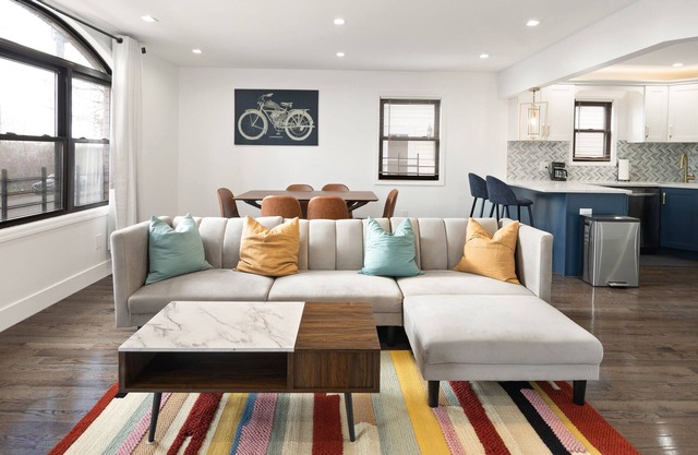 Luxurious Hotel 6 Bedroom 4bath Near JFK