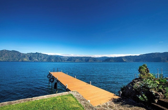 Luxurious Lake Front Property/Families/Couples